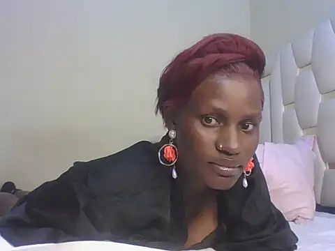 Cute_shy_Linda