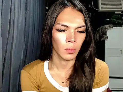 GORGEOUS_CARMEE