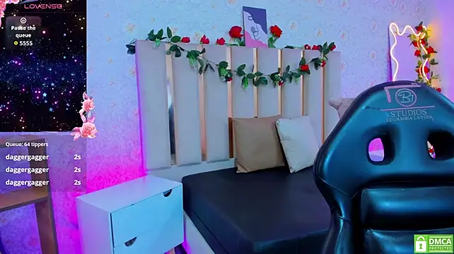 Karla_tay1