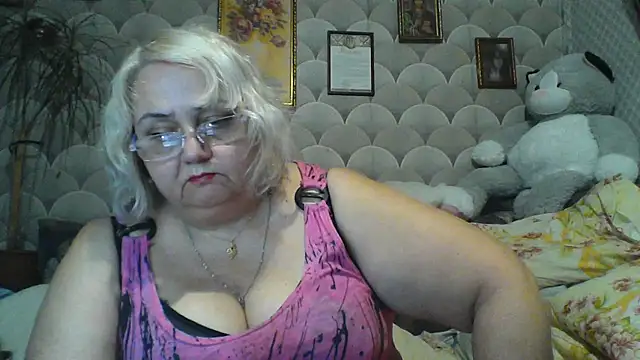 MarinaFarina53 live cam preview