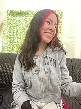 NohaBrooks_Pink