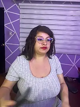 MiiaaJoness