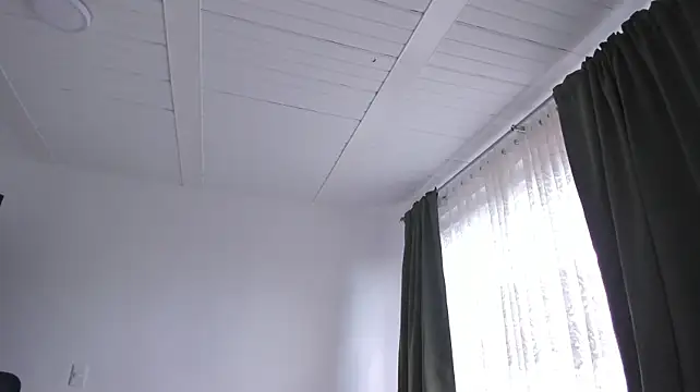 Lucia_Fuster live cam on StripChat