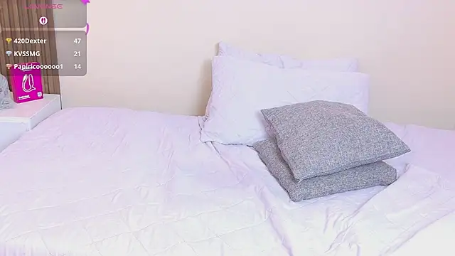 mia_gold_
