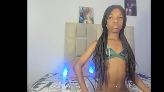 Little_ebonyx live cam on StripChat