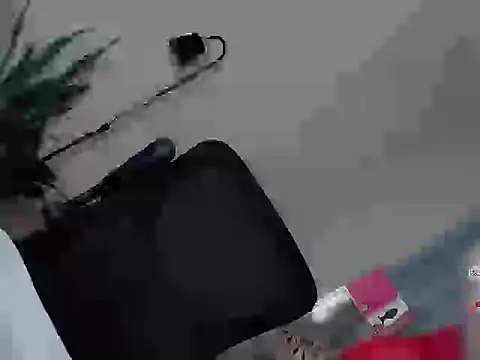 AlodiaOfCums webcam