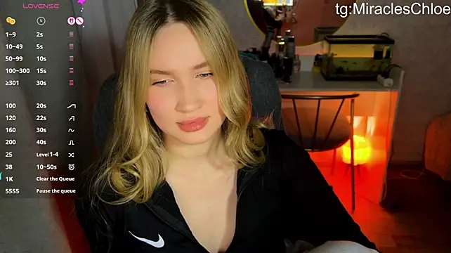 ChloeMillerMeow webcam