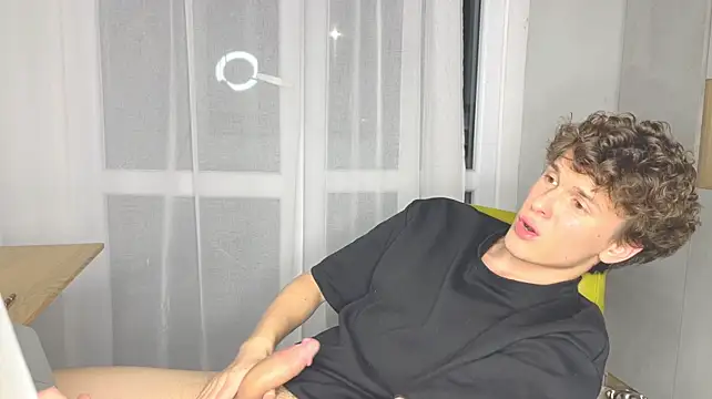 alyx_garden webcam