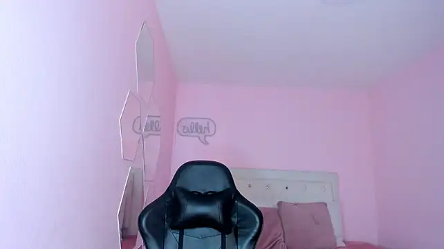 Mia_Montess webcam