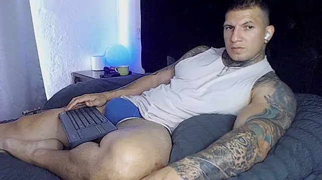 Shane_Clay webcam
