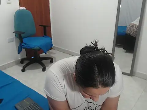 Laura_23 webcam