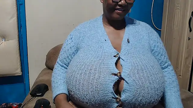 CUTEFIRMMELONSS webcam