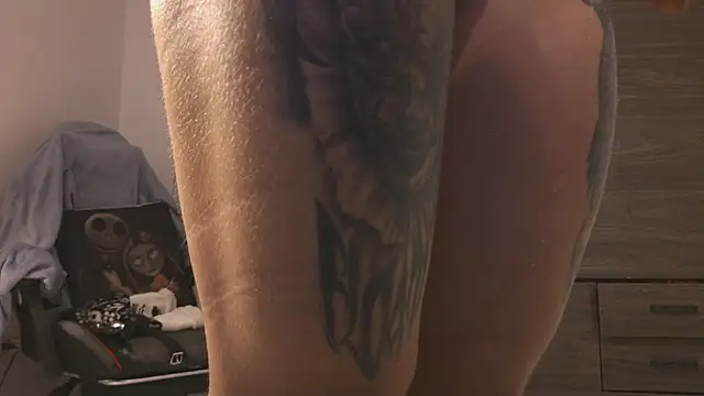 selene_red_ webcam