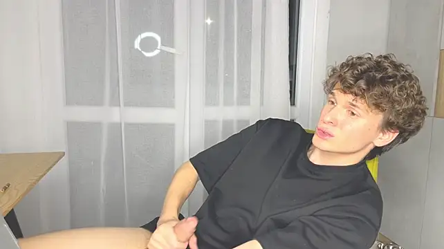 alyx_garden webcam