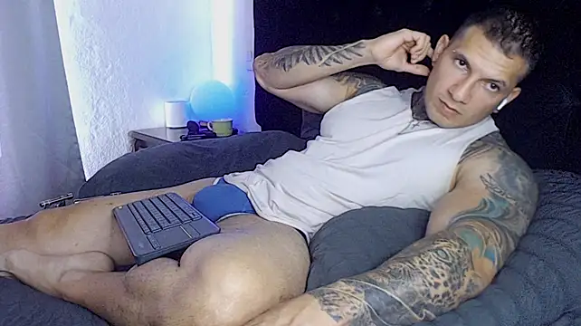Shane_Clay webcam
