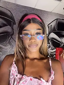 CocoaLuxeXXX webcam