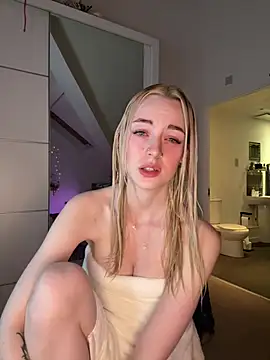 Lolabunnyblondie webcam