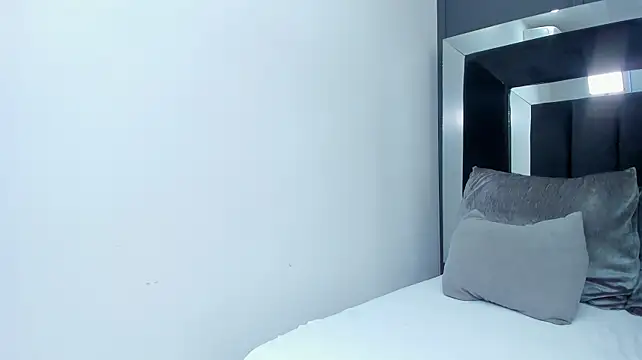 nikki_uwuu webcam