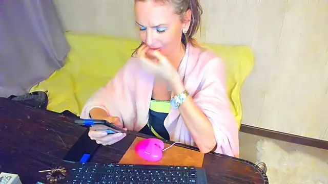 Elizabe_th webcam