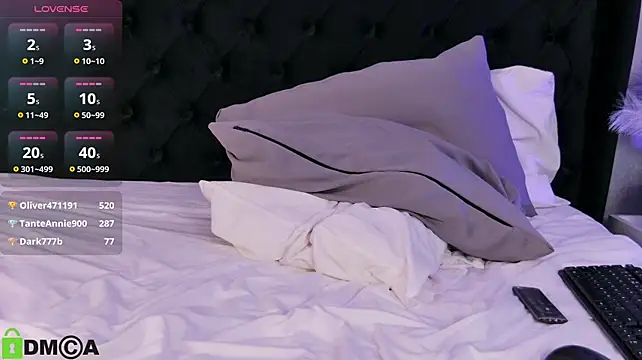 MiaBlue_ webcam