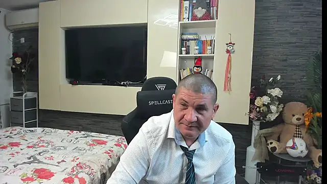 SpartacusDaddy48 webcam