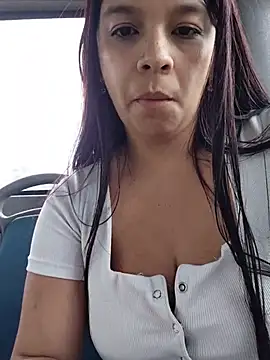 Layla-daring webcam