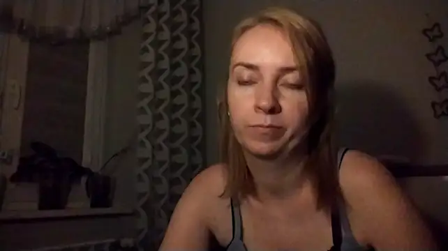 JenniferAlone webcam