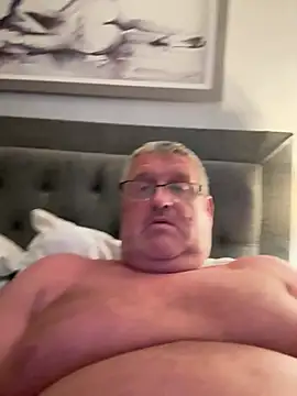 Daddystrokes4u webcam