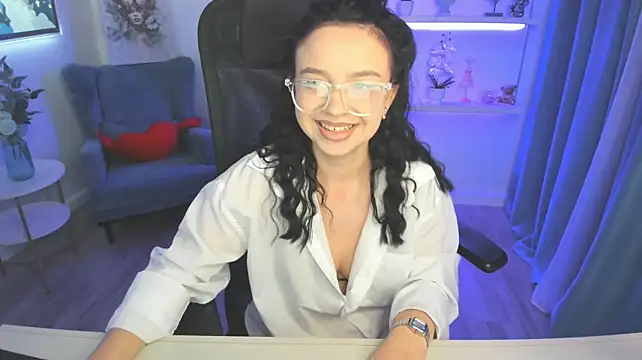 SaraQwerny webcam