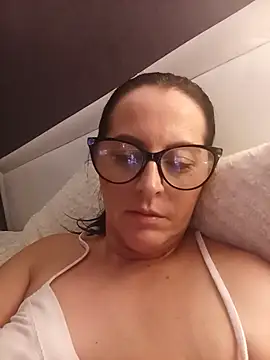 VelvetNaughty-Shem webcam