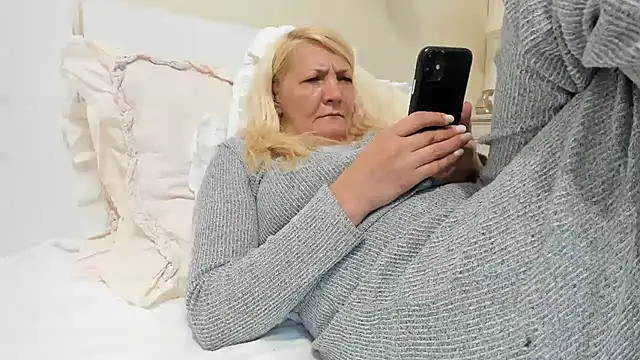 ButterflyBlondie live cam preview