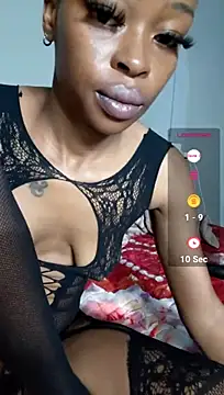 dark_honeyx26 webcam