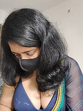 Cute-Maanvi webcam