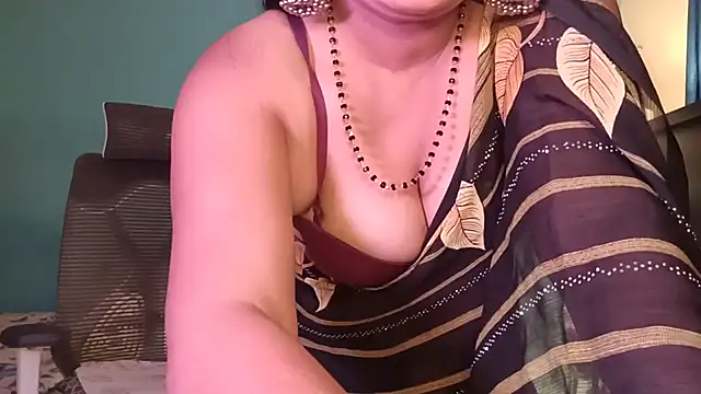 YourDesi_Laila_ webcam