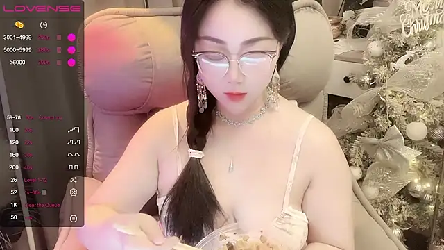 Monica-666888- webcam