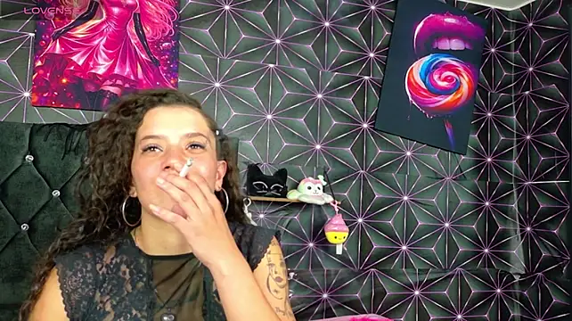 Sharlotshh webcam