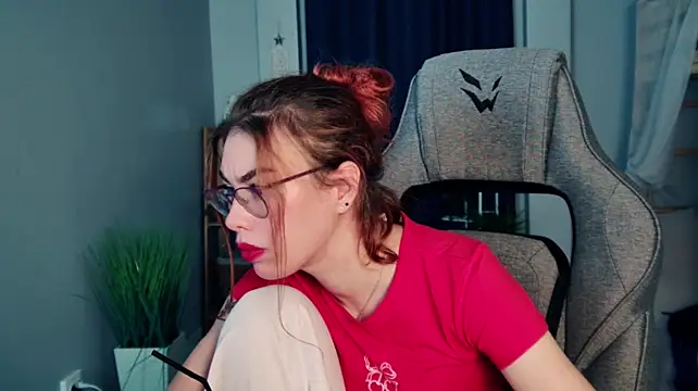 SeraphineDuskryn webcam