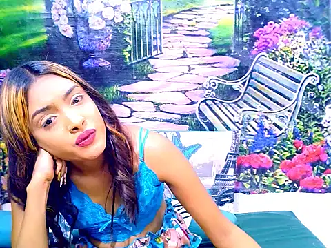 IndianPretty14u2Luv webcam