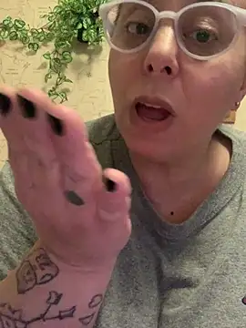 LupitaHaze live cam preview