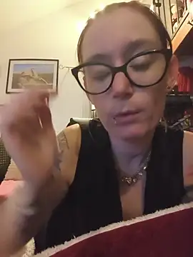 ladydivine14 webcam