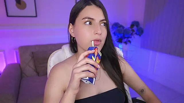 MiaaSinclair webcam