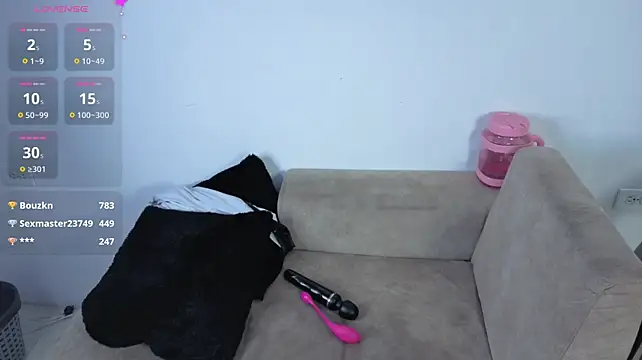 Mia_Bloom01