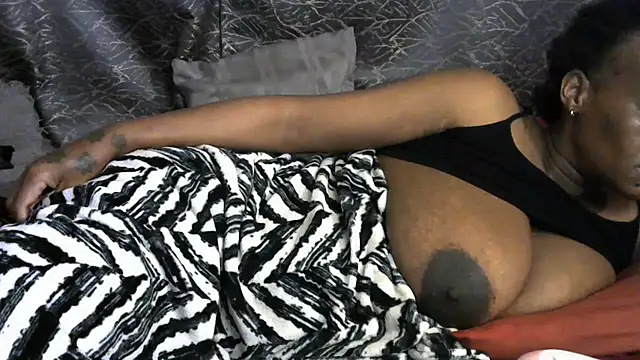 MistressShirleyXXX81 webcam