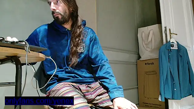aircum99 live cam on StripChat