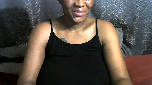 MistressShirleyXXX81 webcam