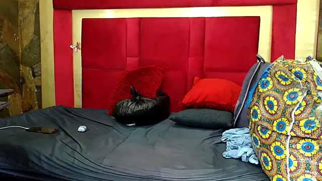 Exoticbigmandy webcam