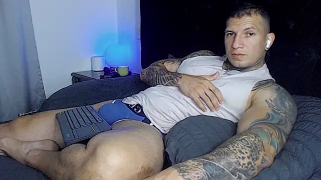 Shane_Clay webcam