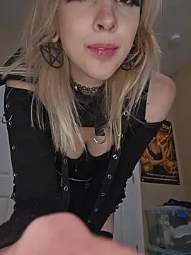 AmethystFoxx webcam