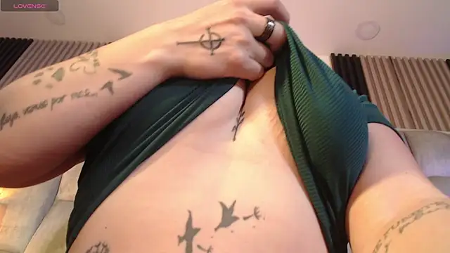 alicia_moom webcam