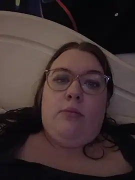 Sexycurvyemilyy